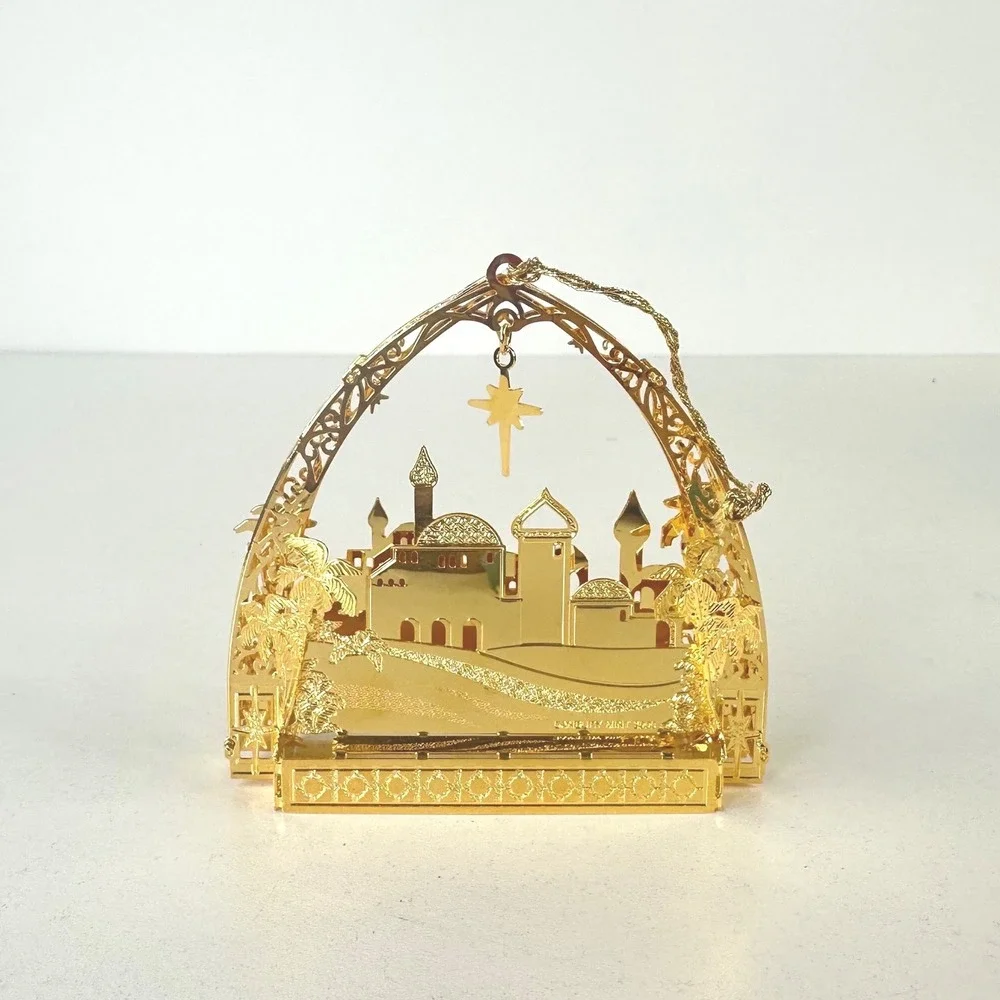 Danbury Mint 2000 Gold Tone Nativity Bethlehem Christmas‎ Ornament with Box